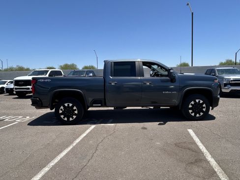 Used 2020 Chevrolet Silverado 2500 Custom w/ Custom Value Package AWD/4WD image 5