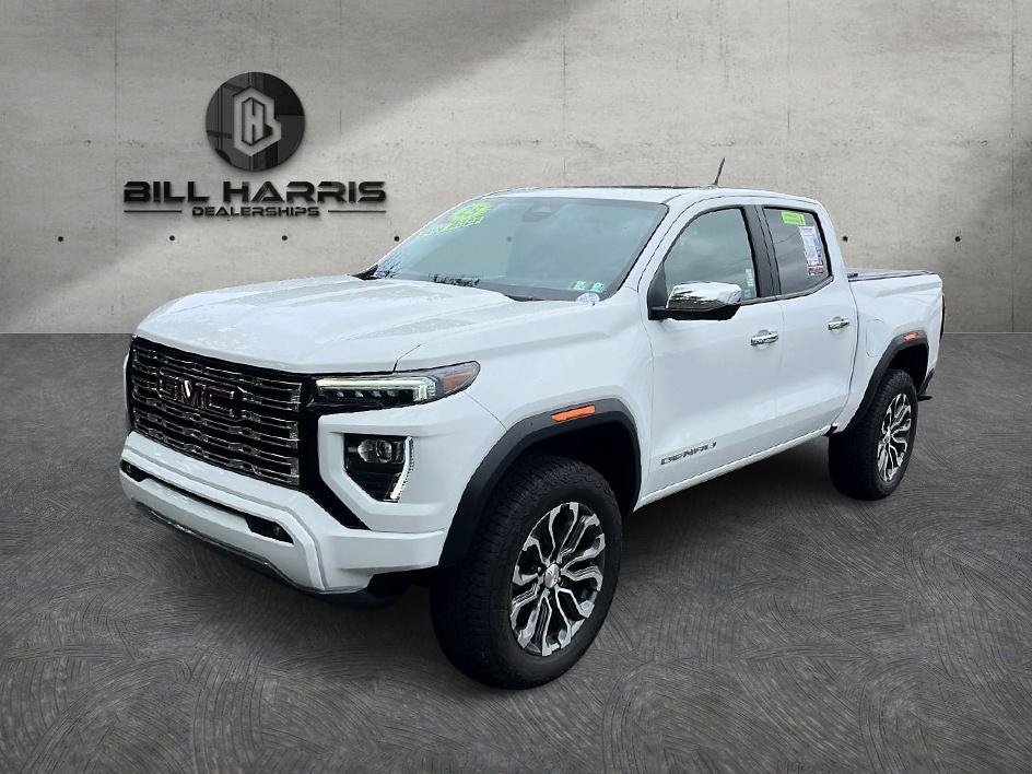 Used 2025 GMC Canyon Denali AWD/4WD image 1