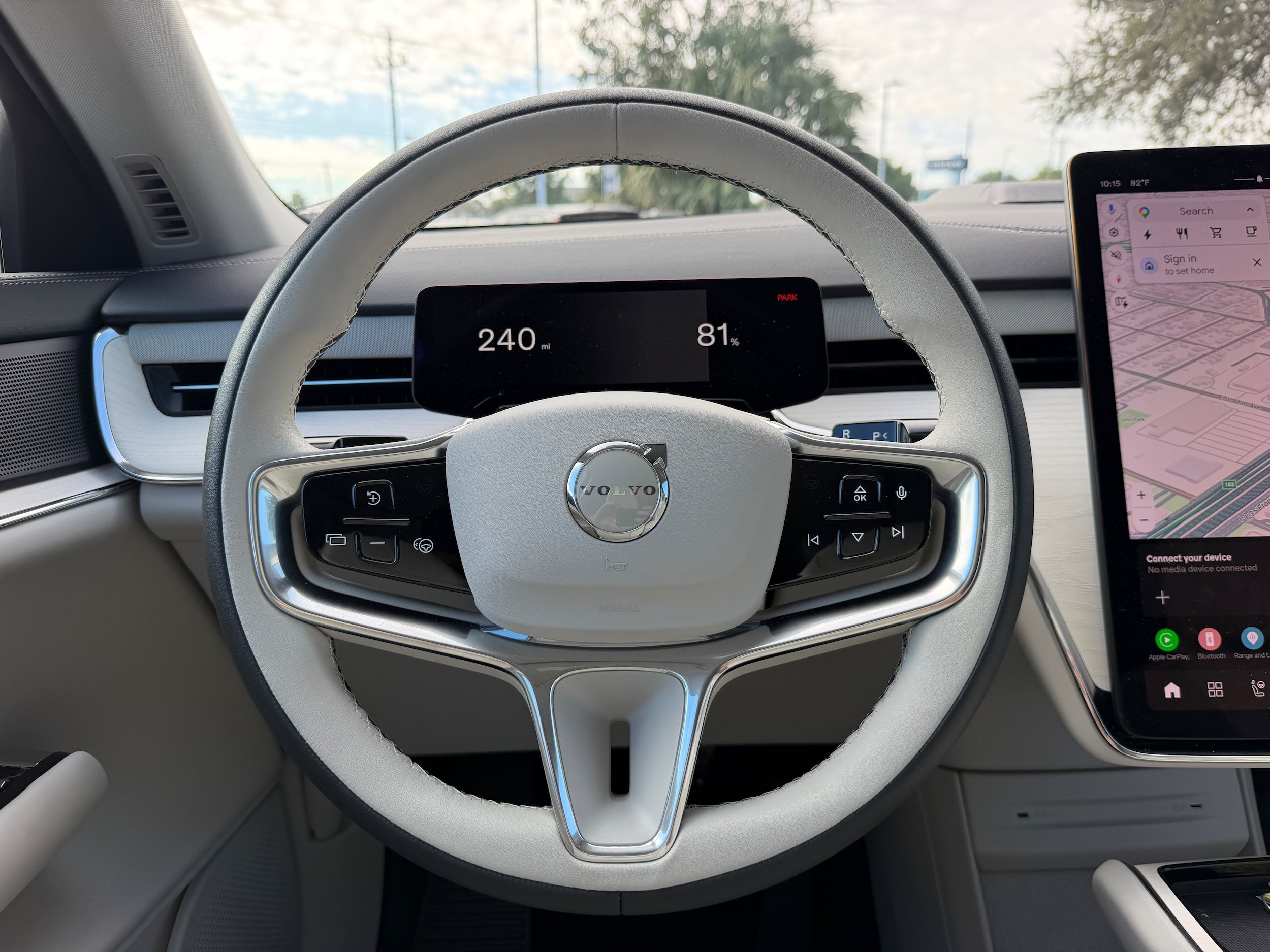 Certified 2025 Volvo EX90 Plus AWD/4WD image 17