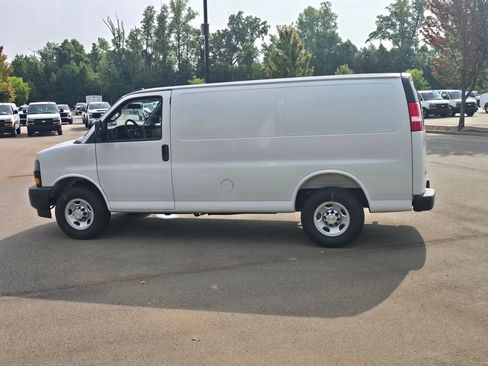 New 2026 Chevrolet Express 2500 w/ Driver Convenience Package RWD image 36