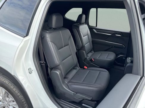 Used 2024 GMC Acadia Elevation image 34