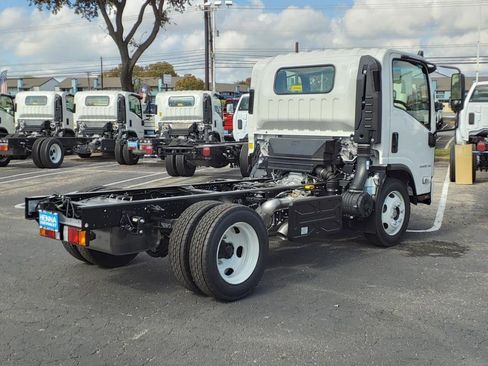 New 2025 Chevrolet Low Cab Forward 5500 XD image 4