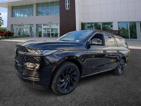 New 2026 Lincoln Navigator L Reserve AWD/4WD image 3