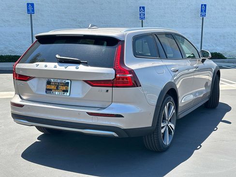 New 2026 Volvo V60 B5 Cross Country Plus w/ Climate Package image 4