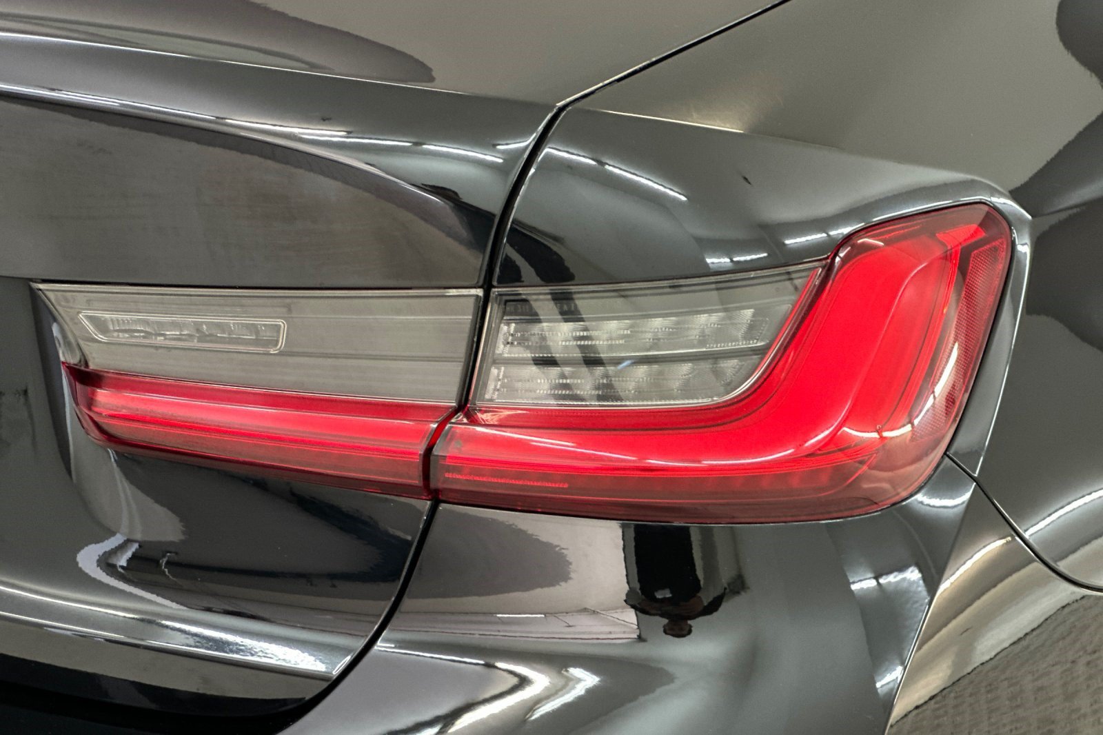 Used 2020 BMW 330i Sedan w/ Driving Assistance Package RWD image 27