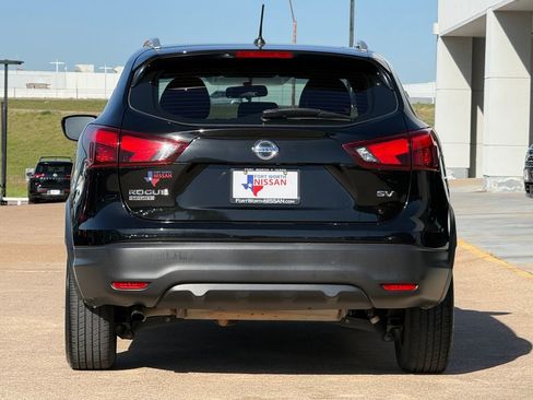 Used 2018 Nissan Rogue Sport SV image 8