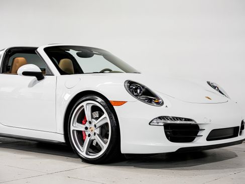 Used 2015 Porsche 911 Targa 4S image 40