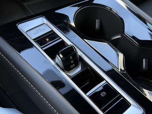 Used 2024 Volkswagen Atlas Cross Sport SEL image 16