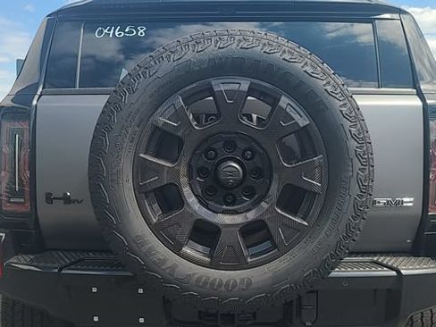 New 2026 GMC Hummer EV 3X w/ Carbon Fiber Edition Package AWD/4WD image 8