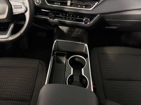 Used 2025 Chevrolet Equinox LT image 16