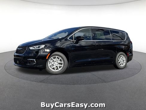 New 2026 Chrysler Pacifica Select image 1