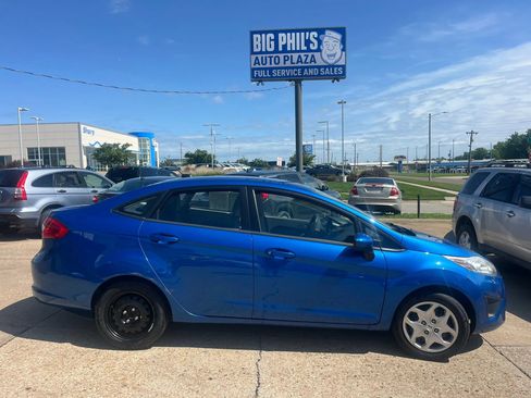 Used 2011 Ford Fiesta S FWD image 5