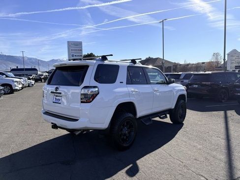 Used 2017 Toyota 4Runner SR5 image 5