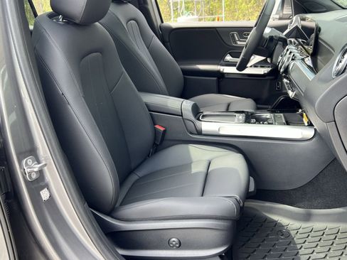 New 2026 Mercedes-Benz GLB 250 4MATIC image 33