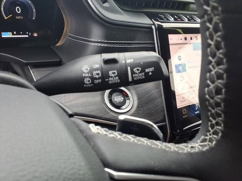 Used 2024 Jeep Grand Cherokee Limited image 22