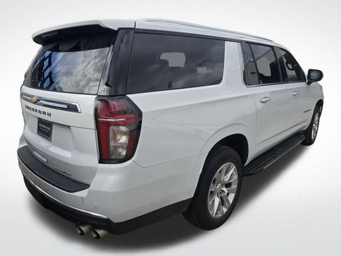 Used 2023 Chevrolet Suburban Premier image 7