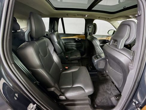 Used 2021 Volvo XC90 T6 Momentum image 29