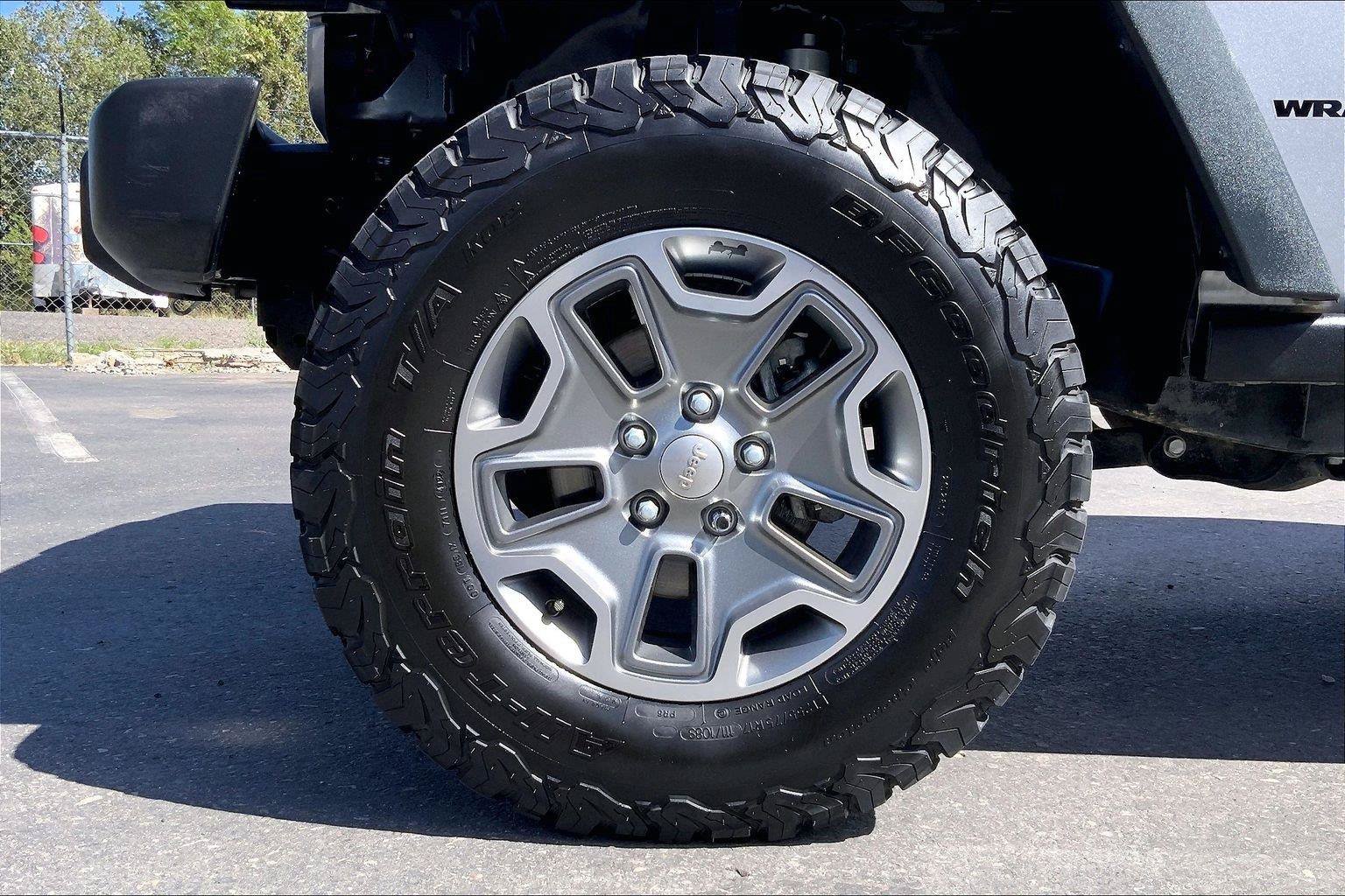 Certified 2016 Jeep Wrangler Rubicon w/ Power Convenience Group AWD/4WD image 9