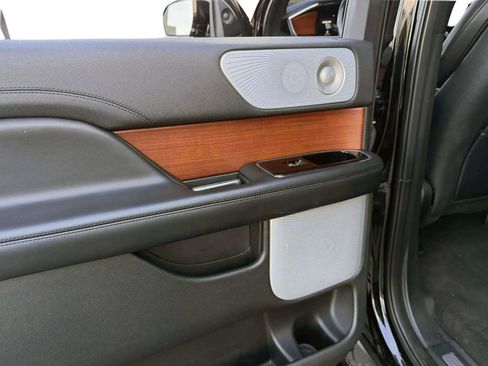 Used 2020 Lincoln Navigator L Reserve w/ Equipment Group 208A Reserve image 28