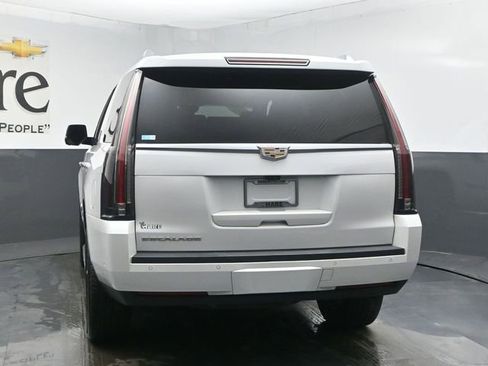 Used 2019 Cadillac Escalade Luxury AWD/4WD image 37