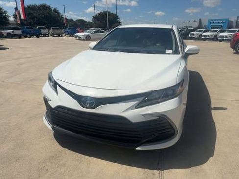 Used 2024 Toyota Camry LE AWD/4WD image 3