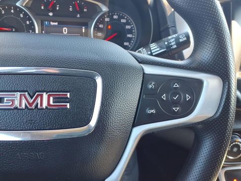 Used 2024 GMC Terrain SLE image 17