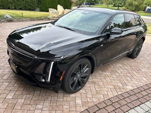 Certified 2024 Cadillac Lyriq Sport w/ LPO, Floor Liner Package AWD/4WD image 1