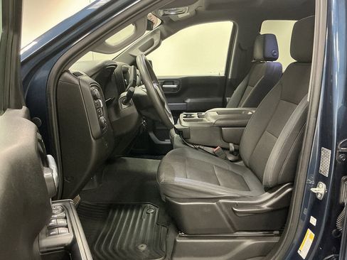 Used 2019 Chevrolet Silverado 1500 Custom Trail Boss w/ Custom Convenience Package AWD/4WD image 8
