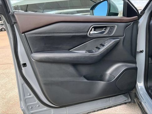 Used 2021 Nissan Rogue SL w/ Premium Package image 24