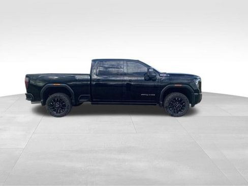Used 2025 GMC Sierra 3500 AT4 w/ AT4 Premium Plus Package AWD/4WD image 3