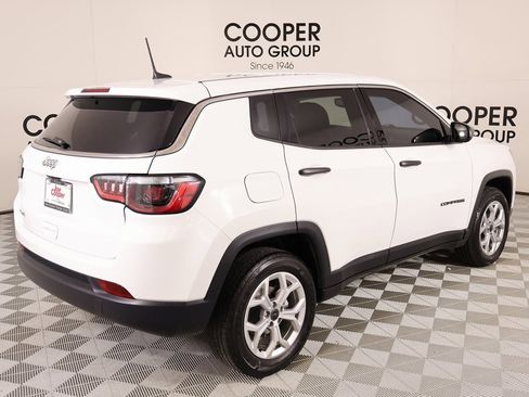 Used 2025 Jeep Compass Sport image 19