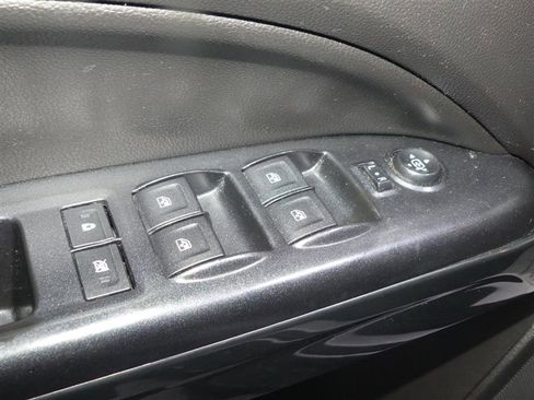 Used 2017 GMC Canyon SLE w/ All Terrain Package AWD/4WD image 18