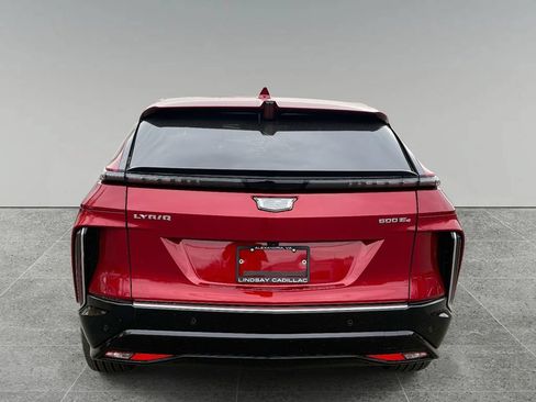 Used 2026 Cadillac Lyriq Luxury w/ LPO, Floor Liner Package AWD/4WD image 10