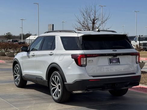 New 2026 Ford Explorer ST-Line image 4
