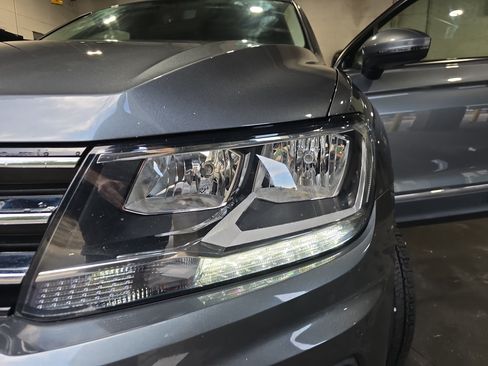 Used 2021 Volkswagen Tiguan SE FWD image 30