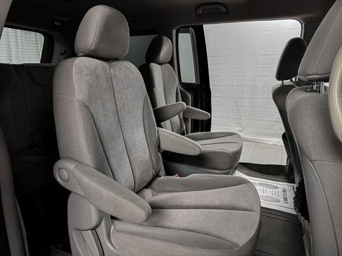 Used 2012 Kia Sedona LX w/ PWR Pkg image 10