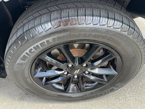 Used 2020 Dodge Journey SE w/ Blacktop Package FWD image 15