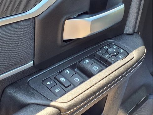 New 2026 RAM 2500 Big Horn AWD/4WD image 4