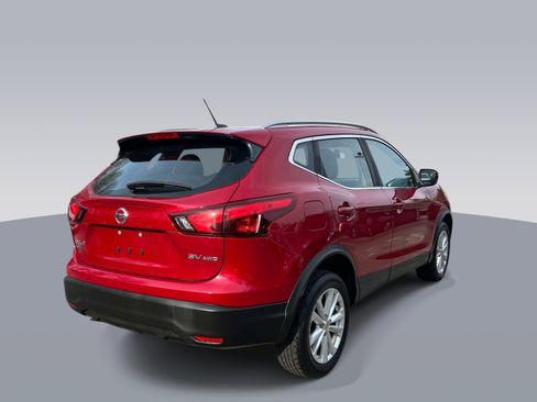 Used 2017 Nissan Rogue Sport SV AWD/4WD image 3