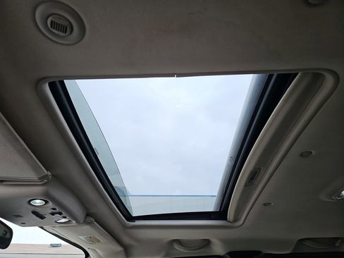 Used 2005 HUMMER H2 Base w/ Preferred Equipment Group image 34