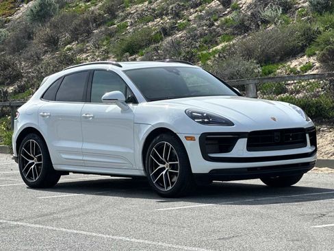 Certified 2025 Porsche Macan S image 10