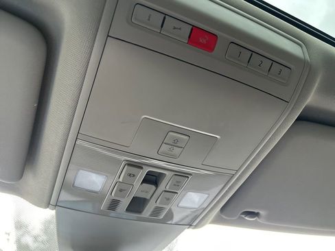 Used 2019 Volkswagen Atlas SEL R-Line image 41