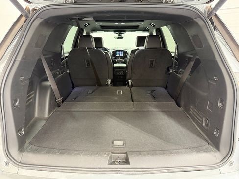 Used 2023 Chevrolet Traverse Premier image 53