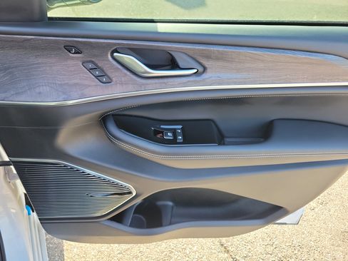 Used 2023 Jeep Grand Cherokee Overland w/ Adv Protech Group III image 10