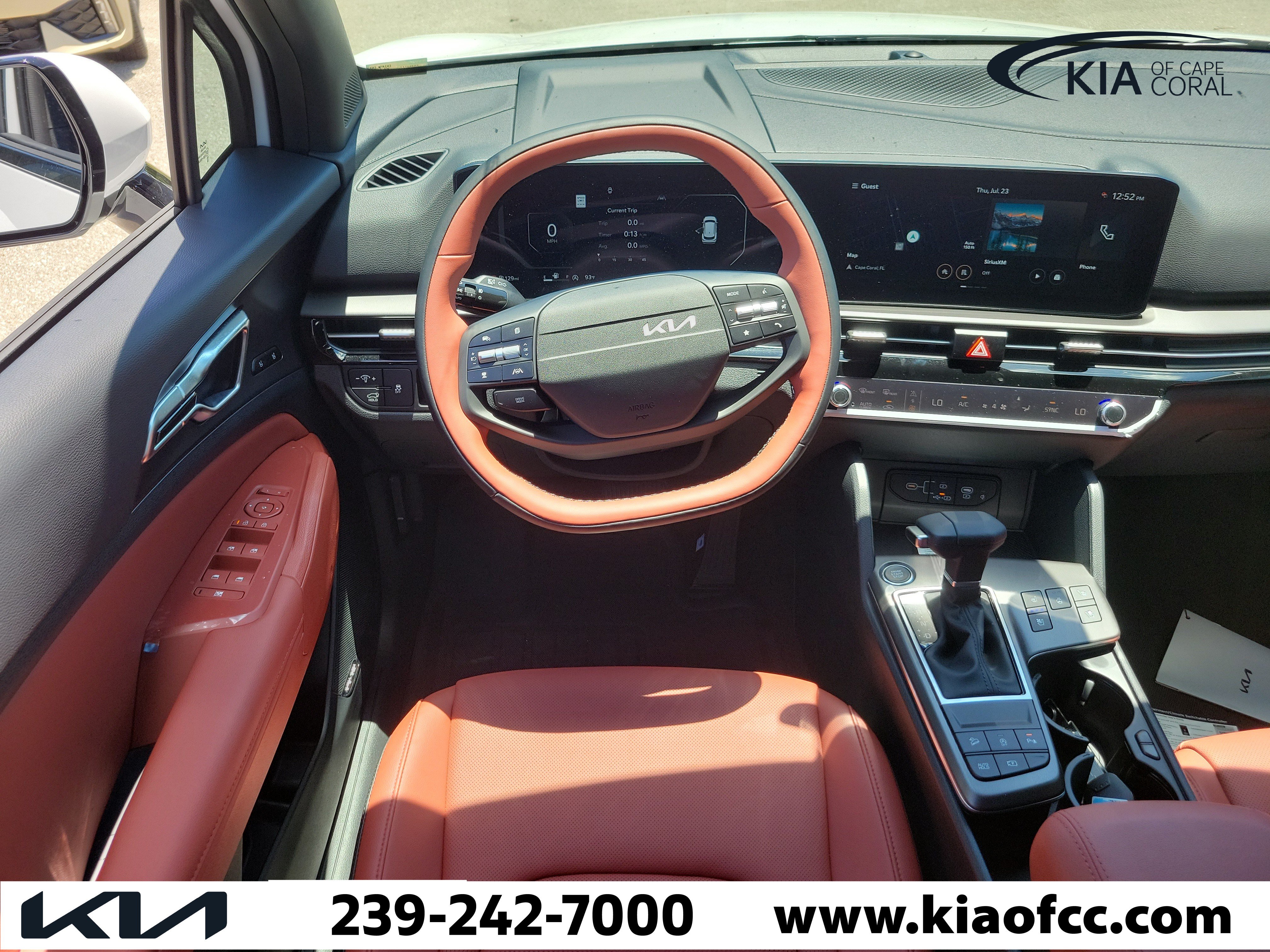 New 2026 Kia Sportage SX FWD image 16
