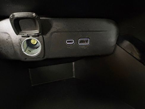 Used 2024 Chevrolet Trax LT FWD image 36