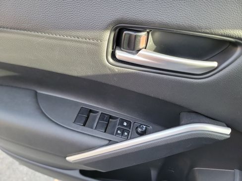 Used 2023 Toyota Corolla Cross XLE image 11