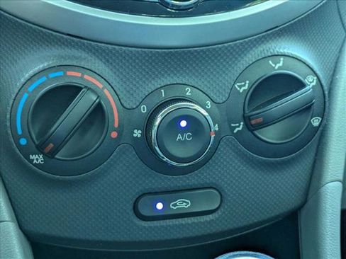 Used 2014 Hyundai Accent GLS w/ Option Group 2 FWD image 13