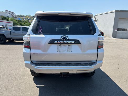 Certified 2018 Toyota 4Runner TRD Off-Road Premium AWD/4WD image 7