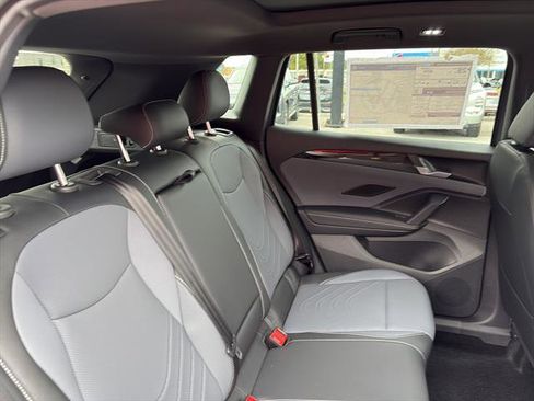 New 2026 Volkswagen Tiguan SE R-Line image 10